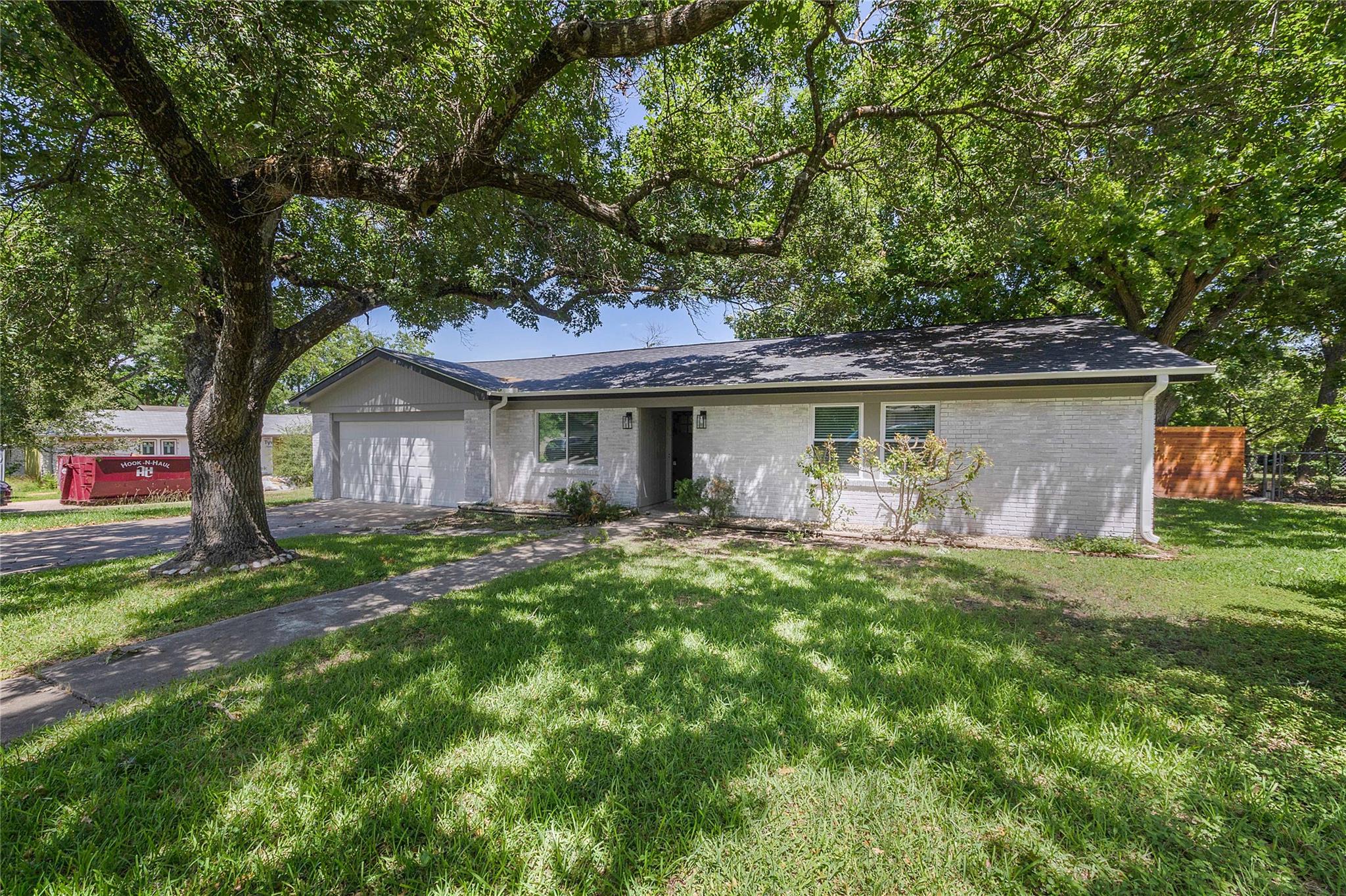 11603 Oak Trl Property Photo 3