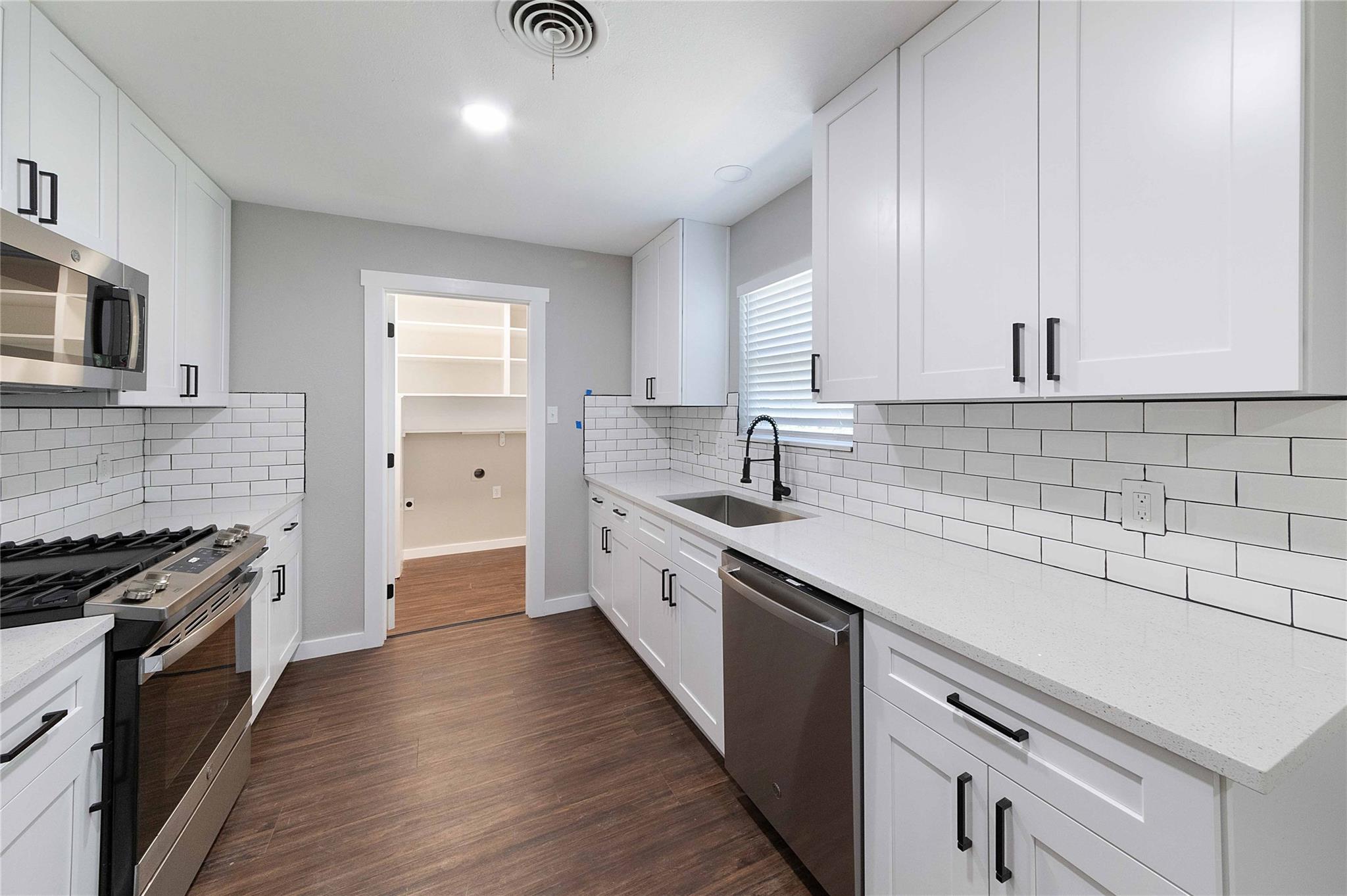 11603 Oak Trl Property Photo 6