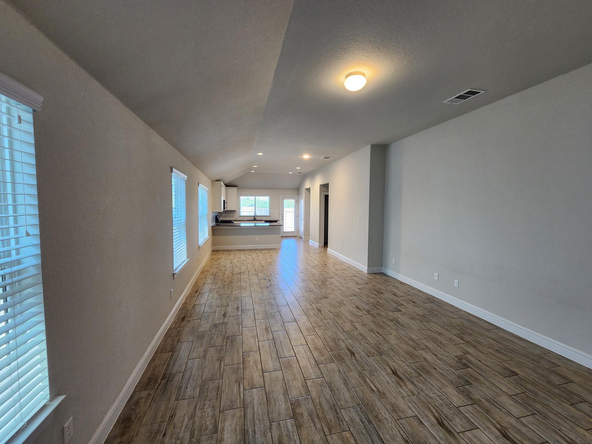 313 Gaida Loop Loop Property Photo 4