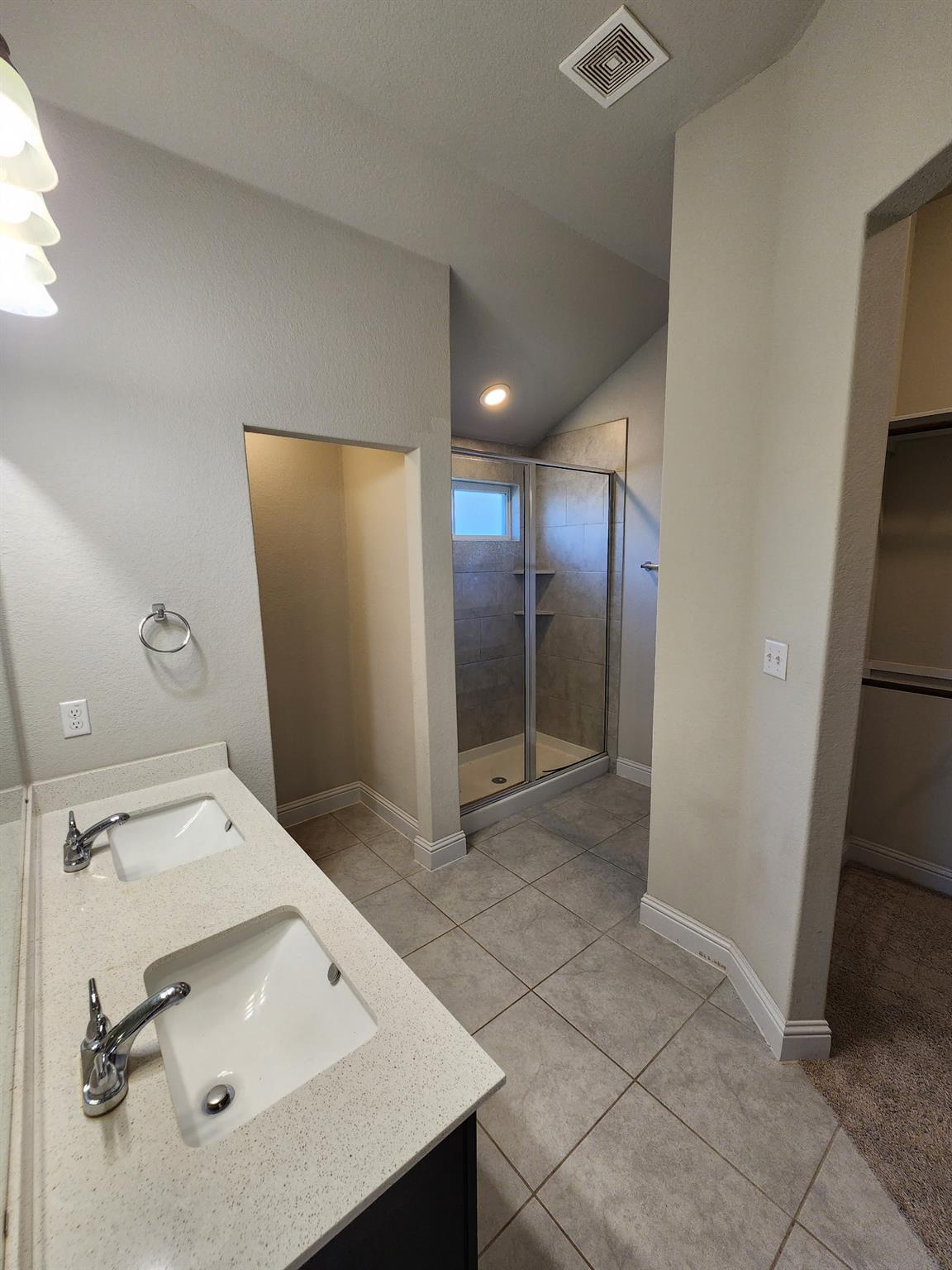 313 Gaida Loop Loop Property Photo 12