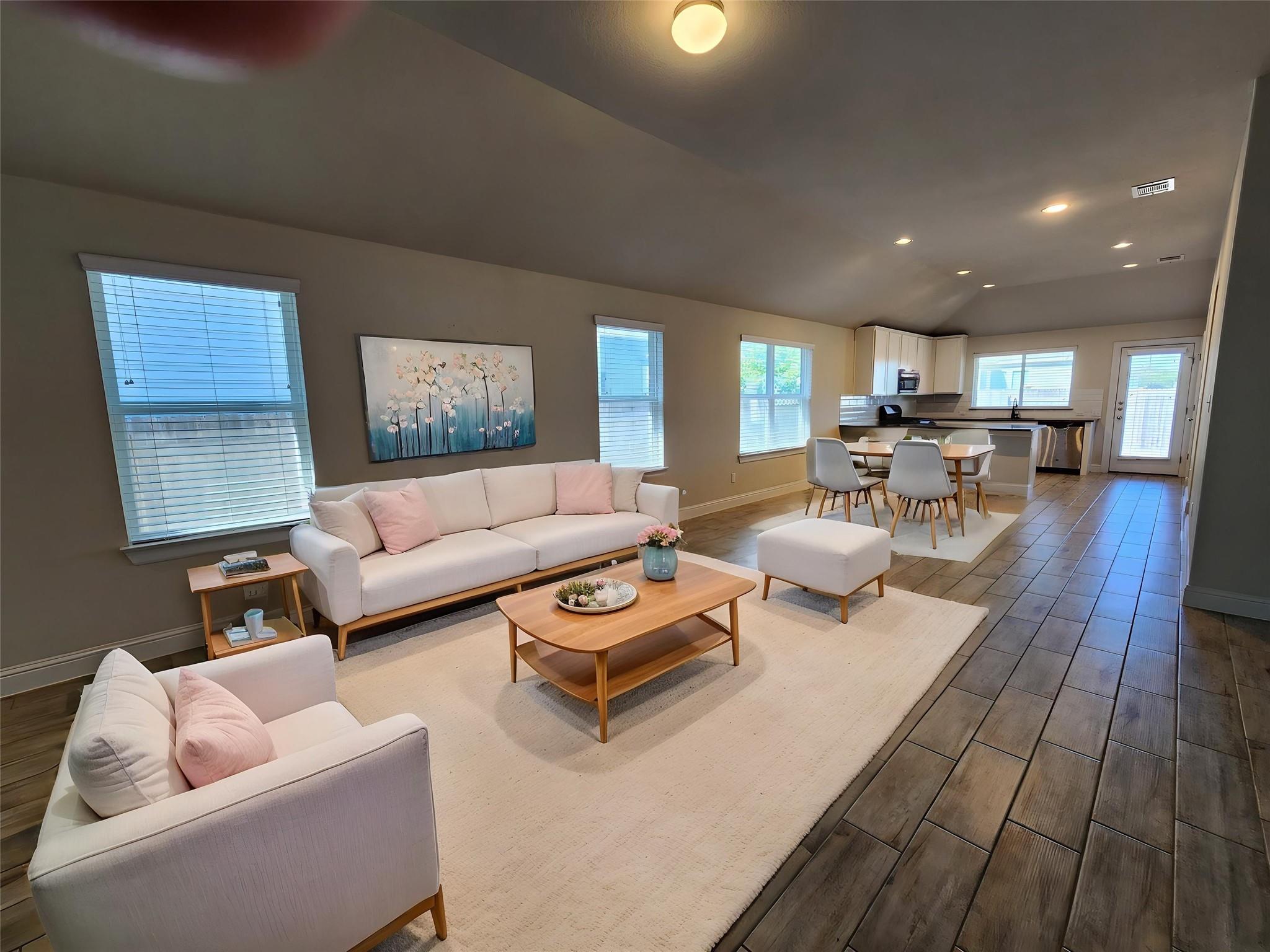 313 Gaida Loop Loop Property Photo 30