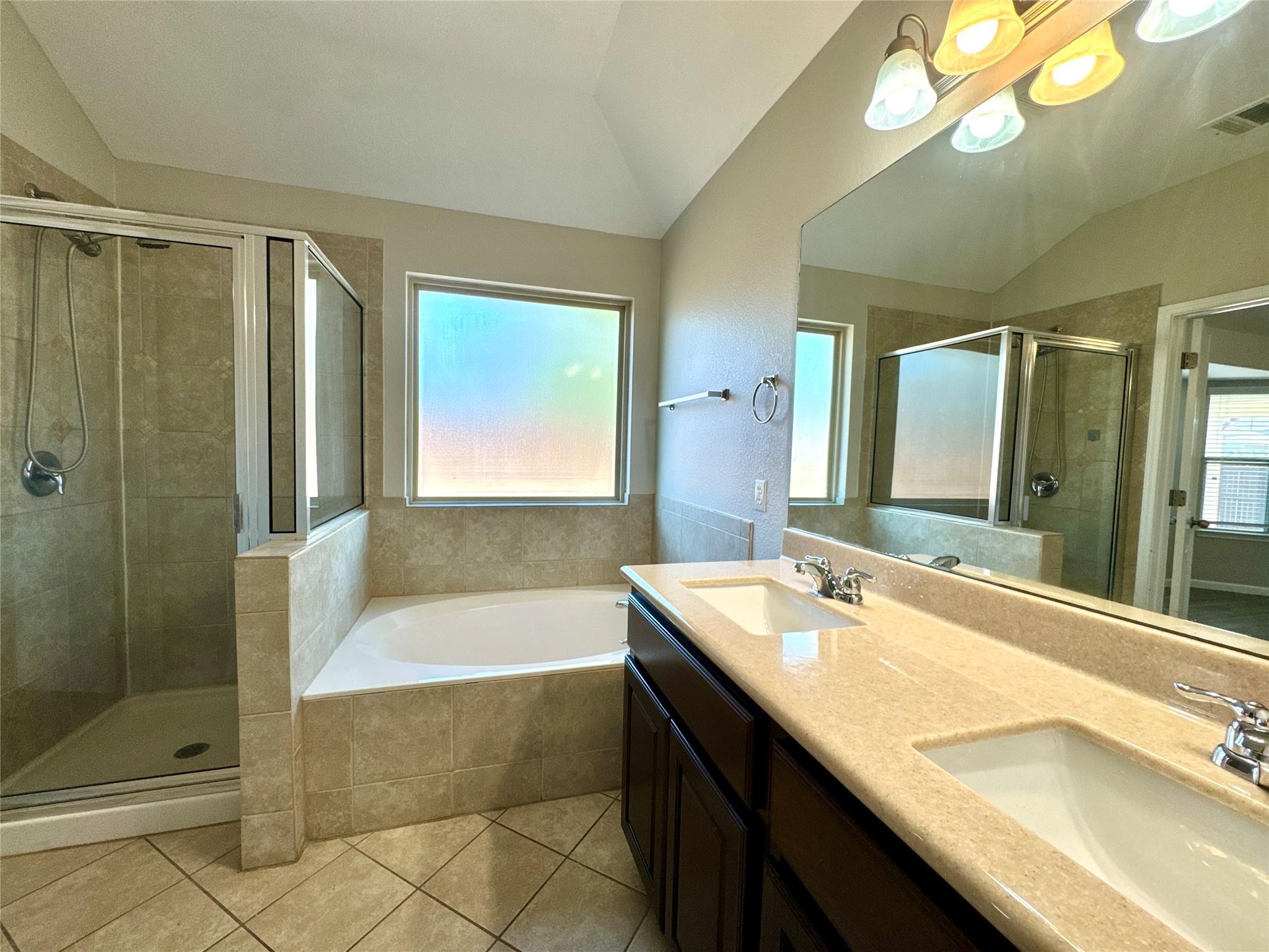4709 Rolling Water Dr Property Photo 5