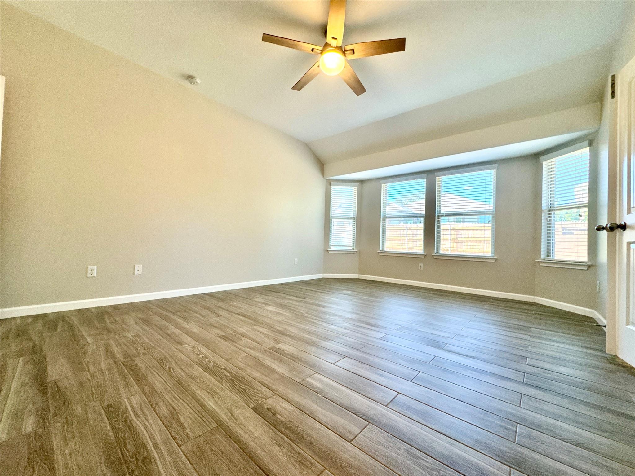 4709 Rolling Water Dr Property Photo 6
