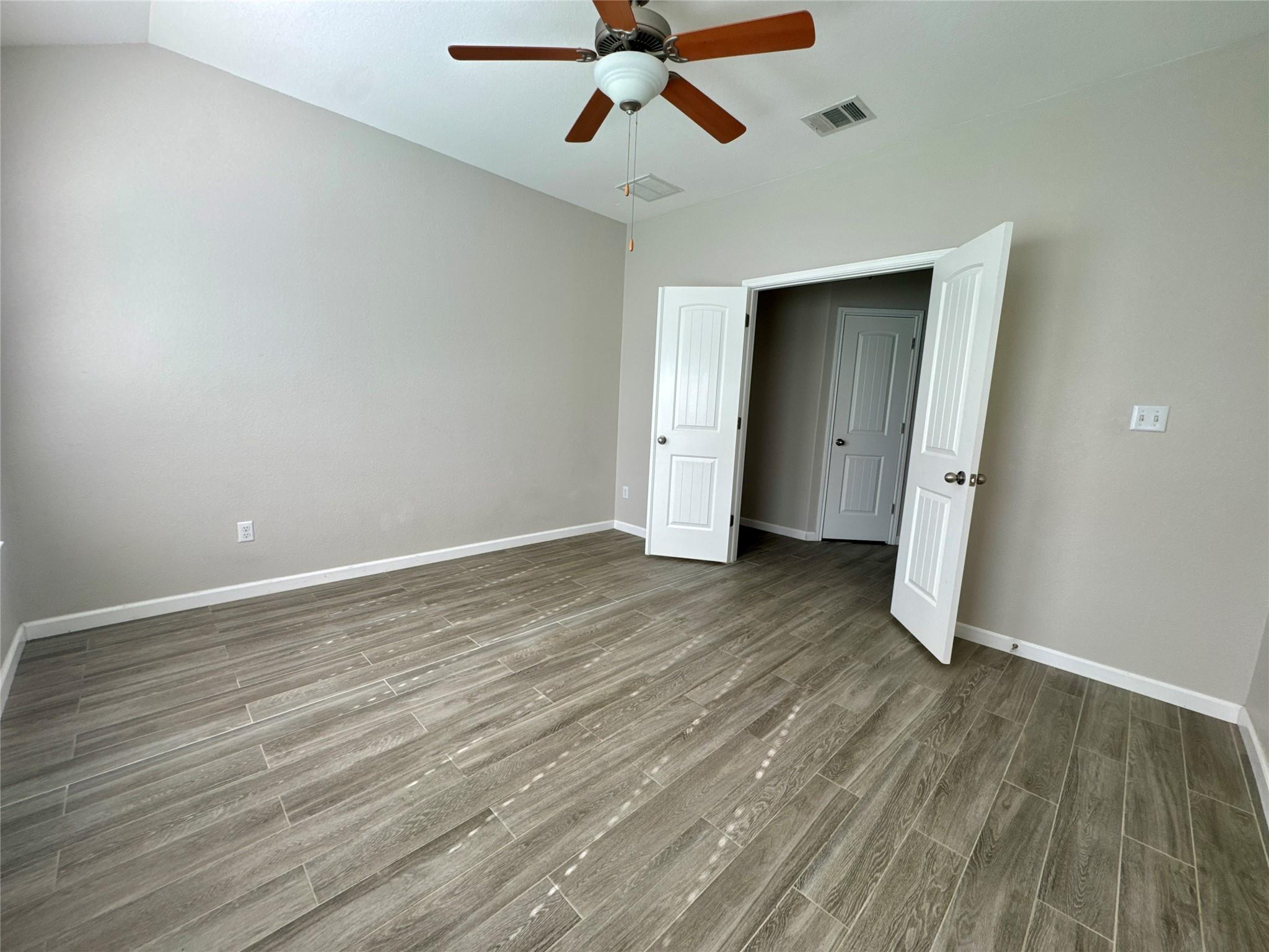 4709 Rolling Water Dr Property Photo 8