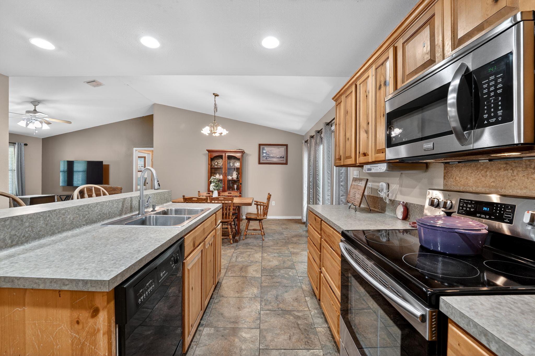 629 Birch Ln Property Photo 18