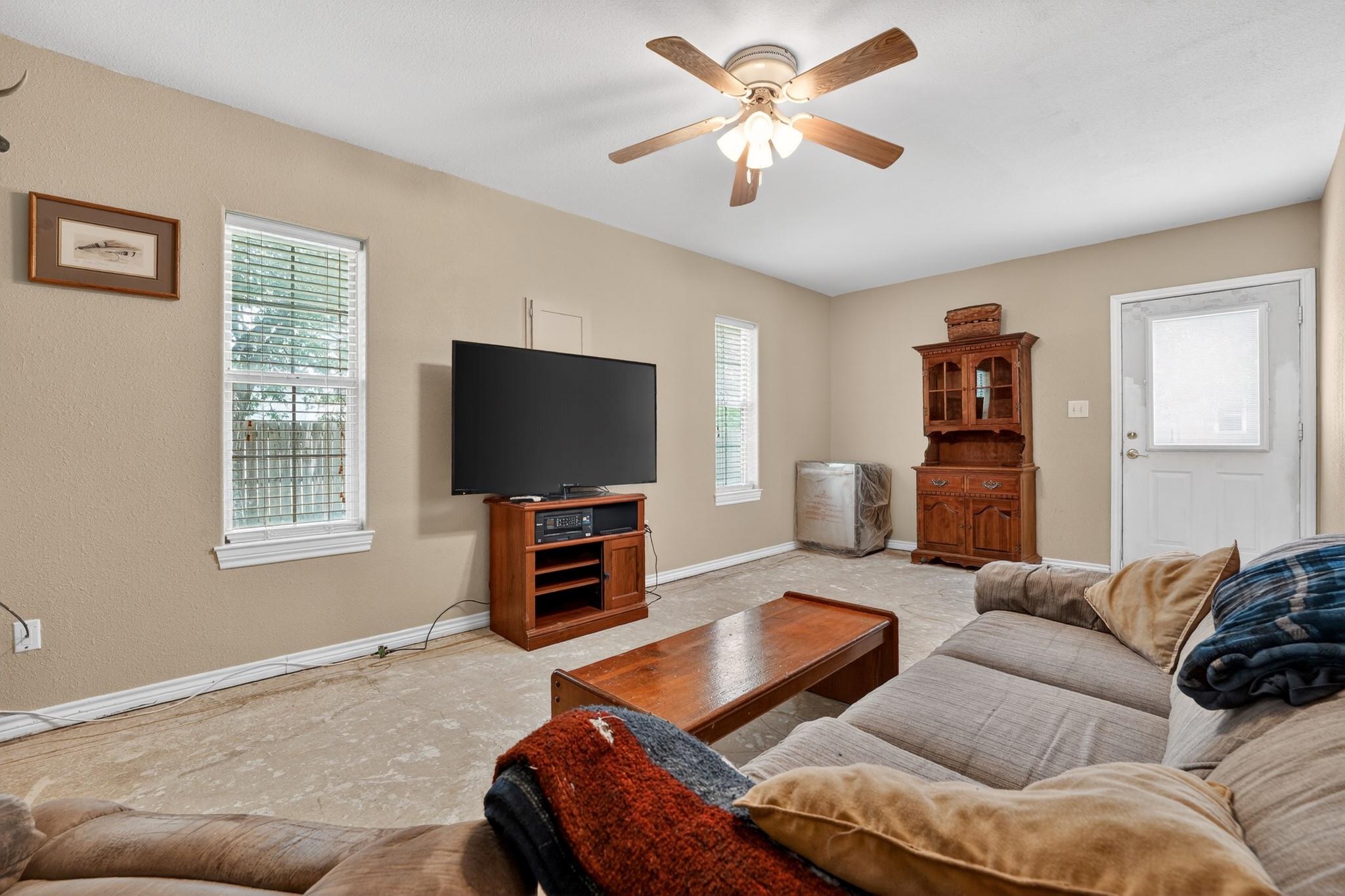 629 Birch Ln Property Photo 35