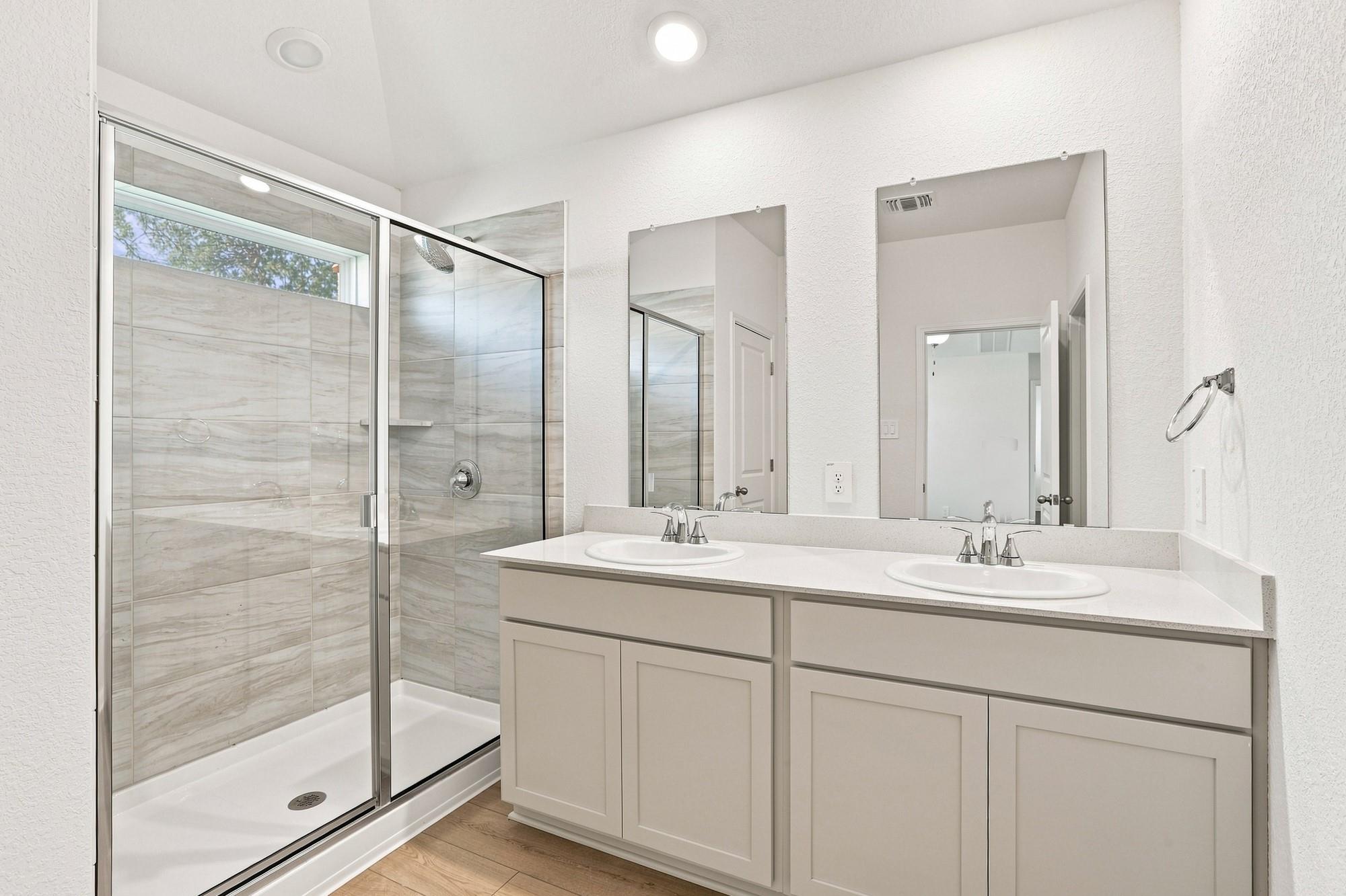 180 Coopers Hawk Crst Property Photo 10