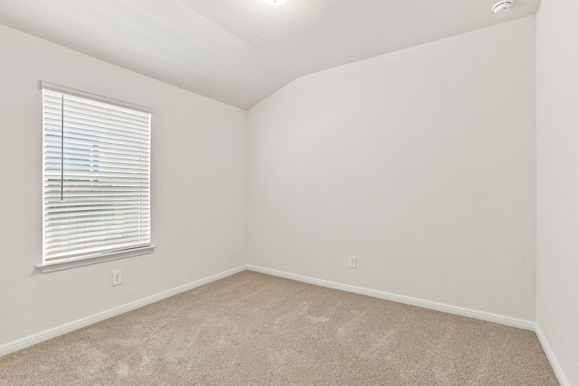 180 Coopers Hawk Crst Property Photo 13