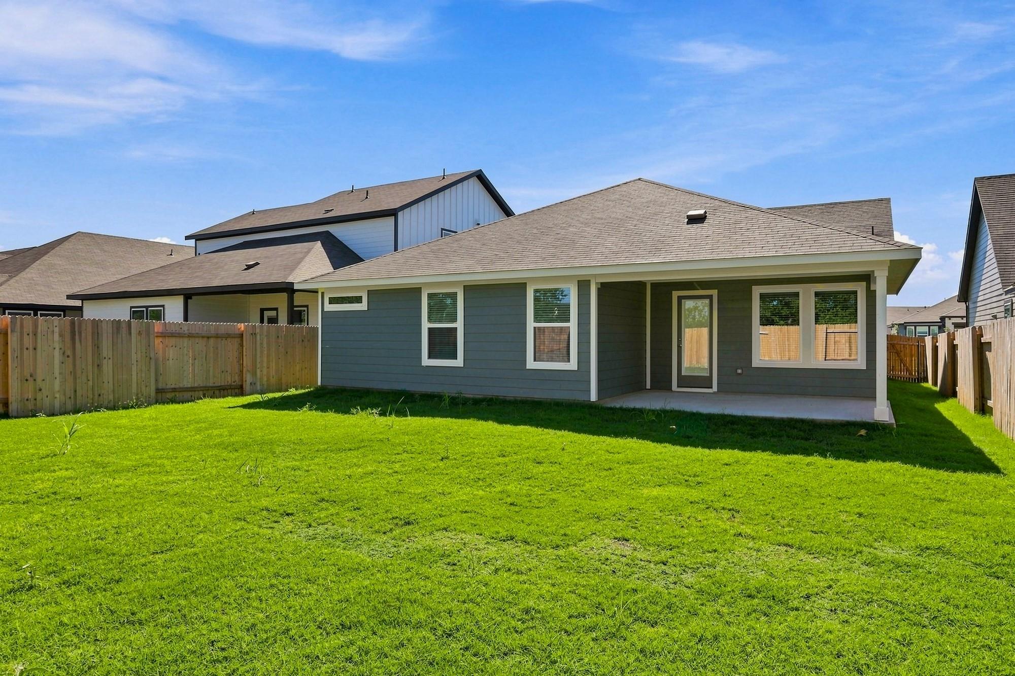 180 Coopers Hawk Crst Property Photo 15