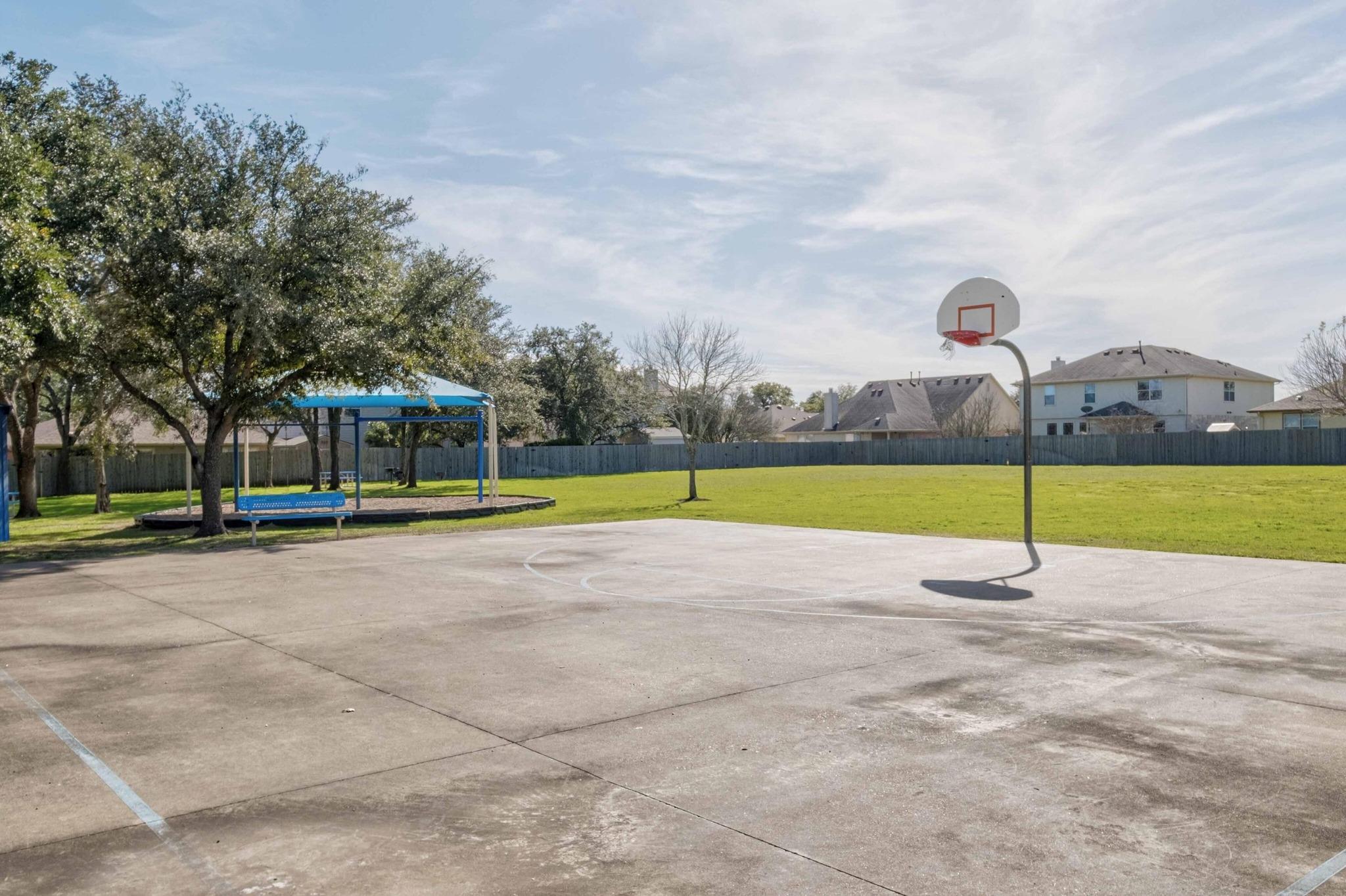 117 Pedernales Dr Property Photo 31