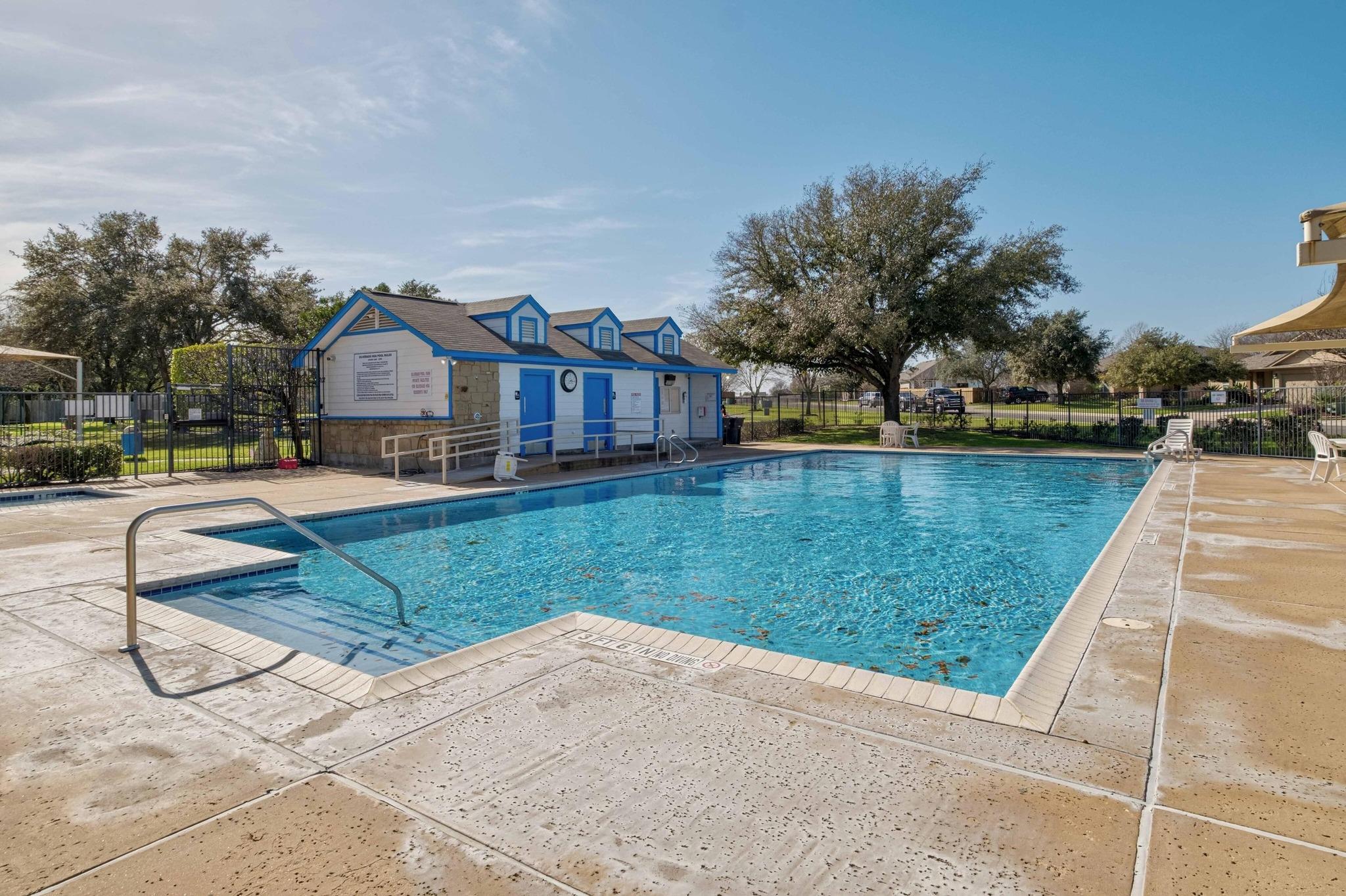 117 Pedernales Dr Property Photo 32