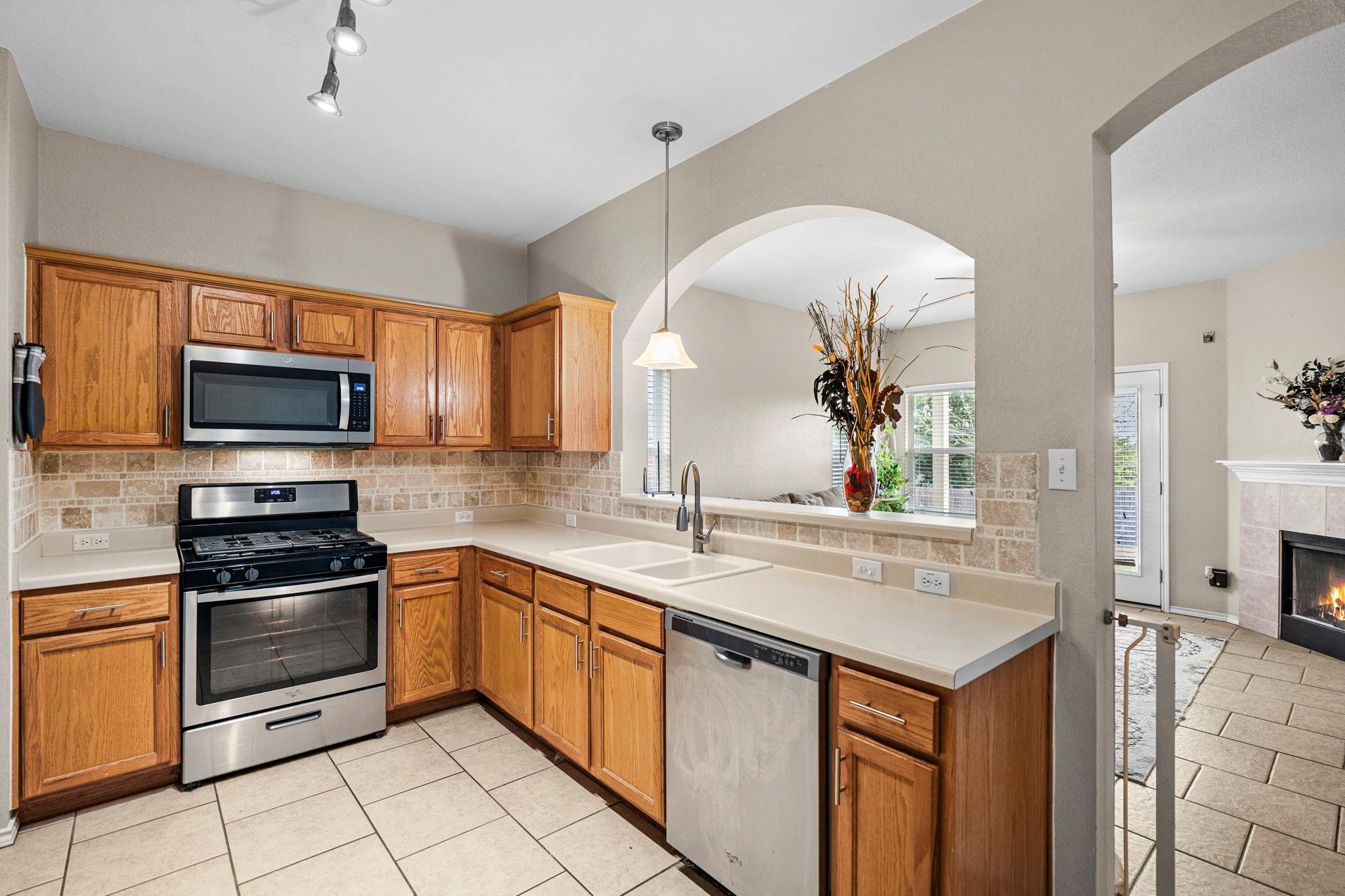 156 N Maplewood Property Photo