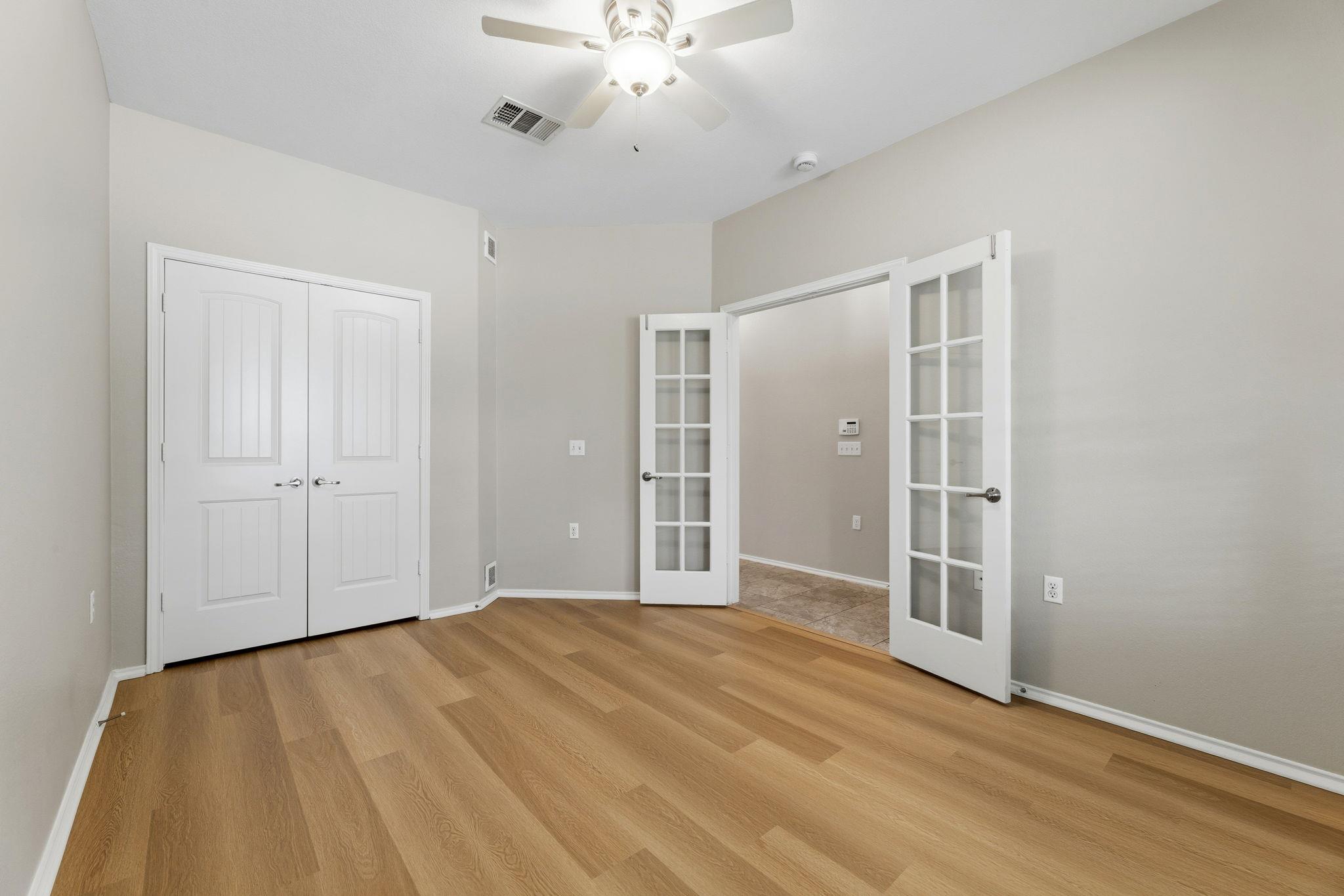 10217 Pinnacle Crest Loop Property Photo 9