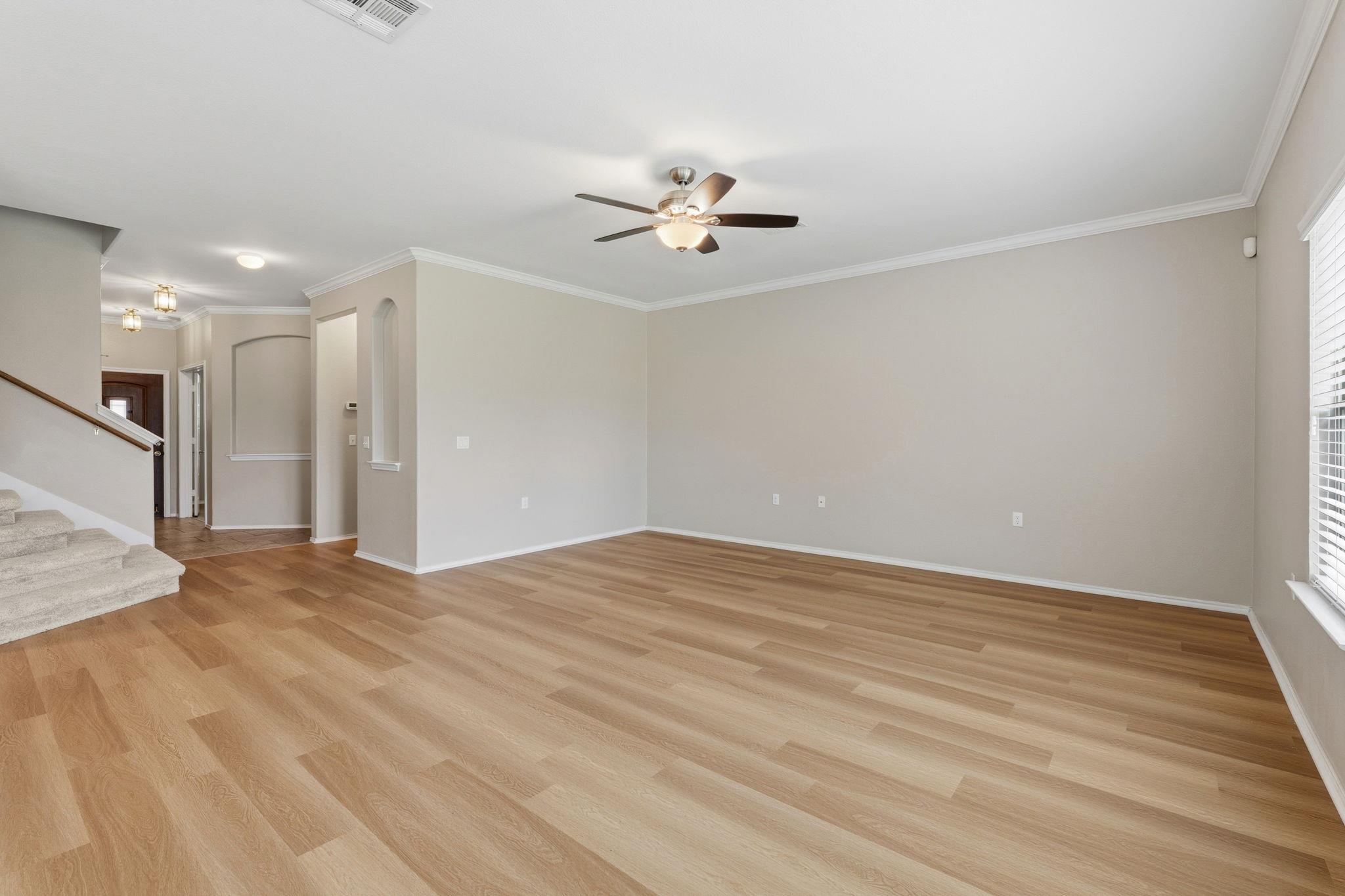 10217 Pinnacle Crest Loop Property Photo 15