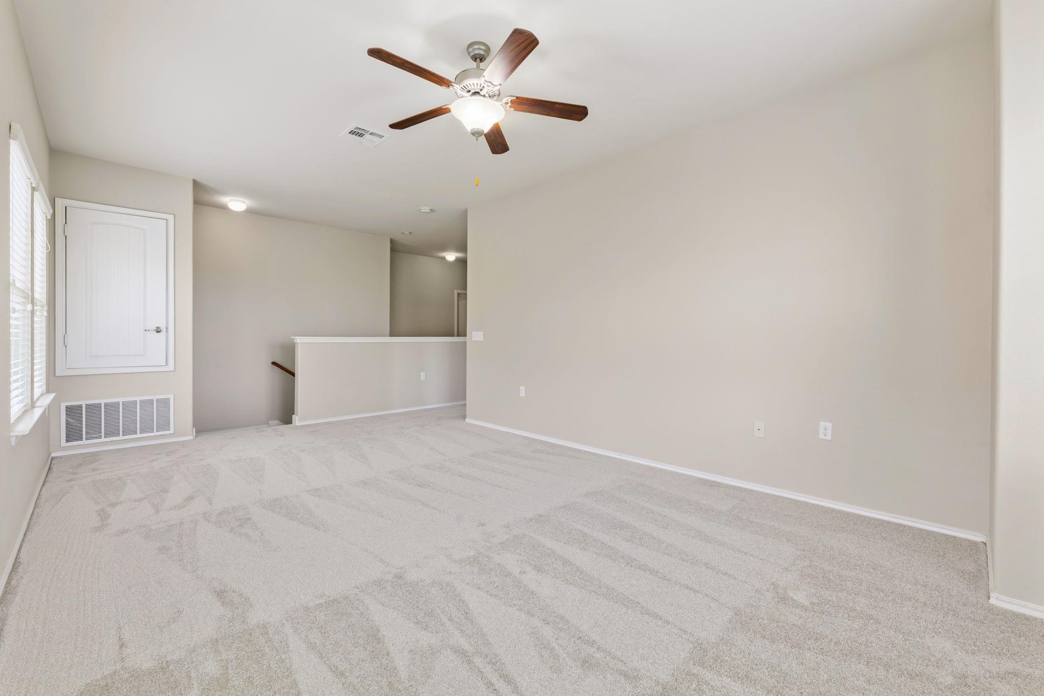 10217 Pinnacle Crest Loop Property Photo 24