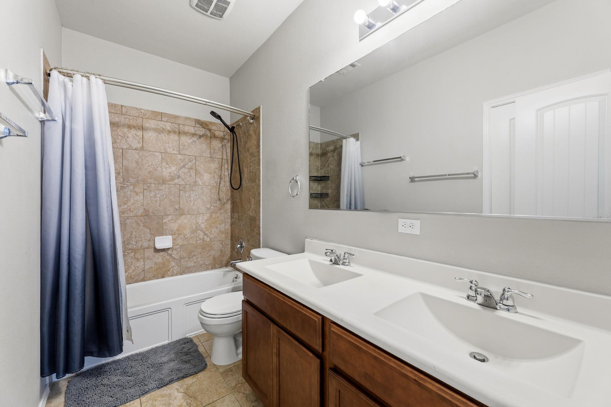 10217 Pinnacle Crest Loop Property Photo 29
