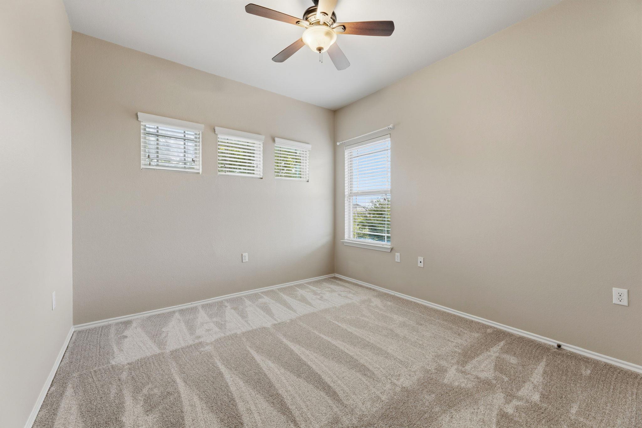 10217 Pinnacle Crest Loop Property Photo 31