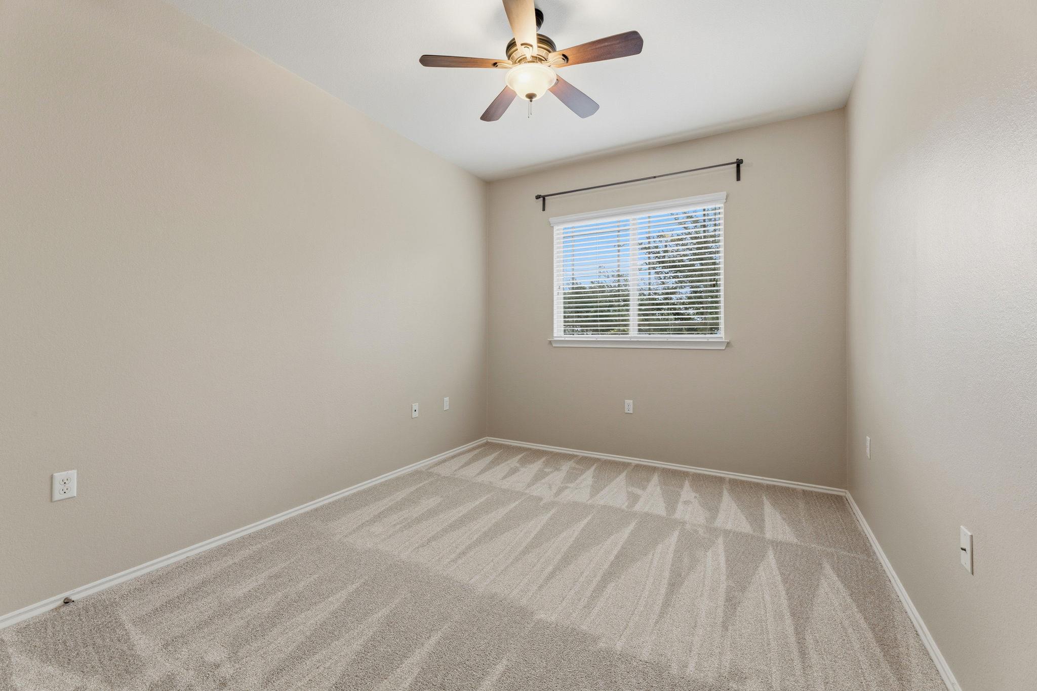 10217 Pinnacle Crest Loop Property Photo 33