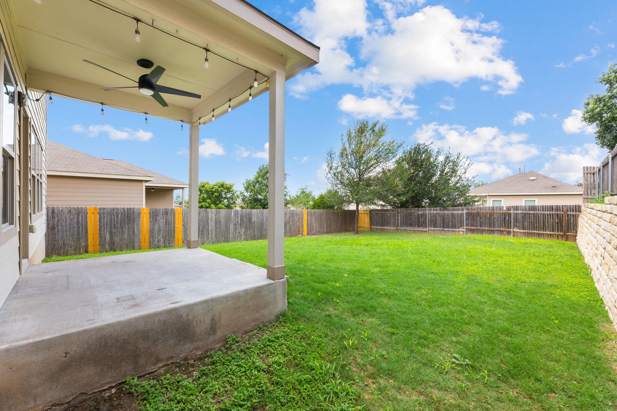 10217 Pinnacle Crest Loop Property Photo 38