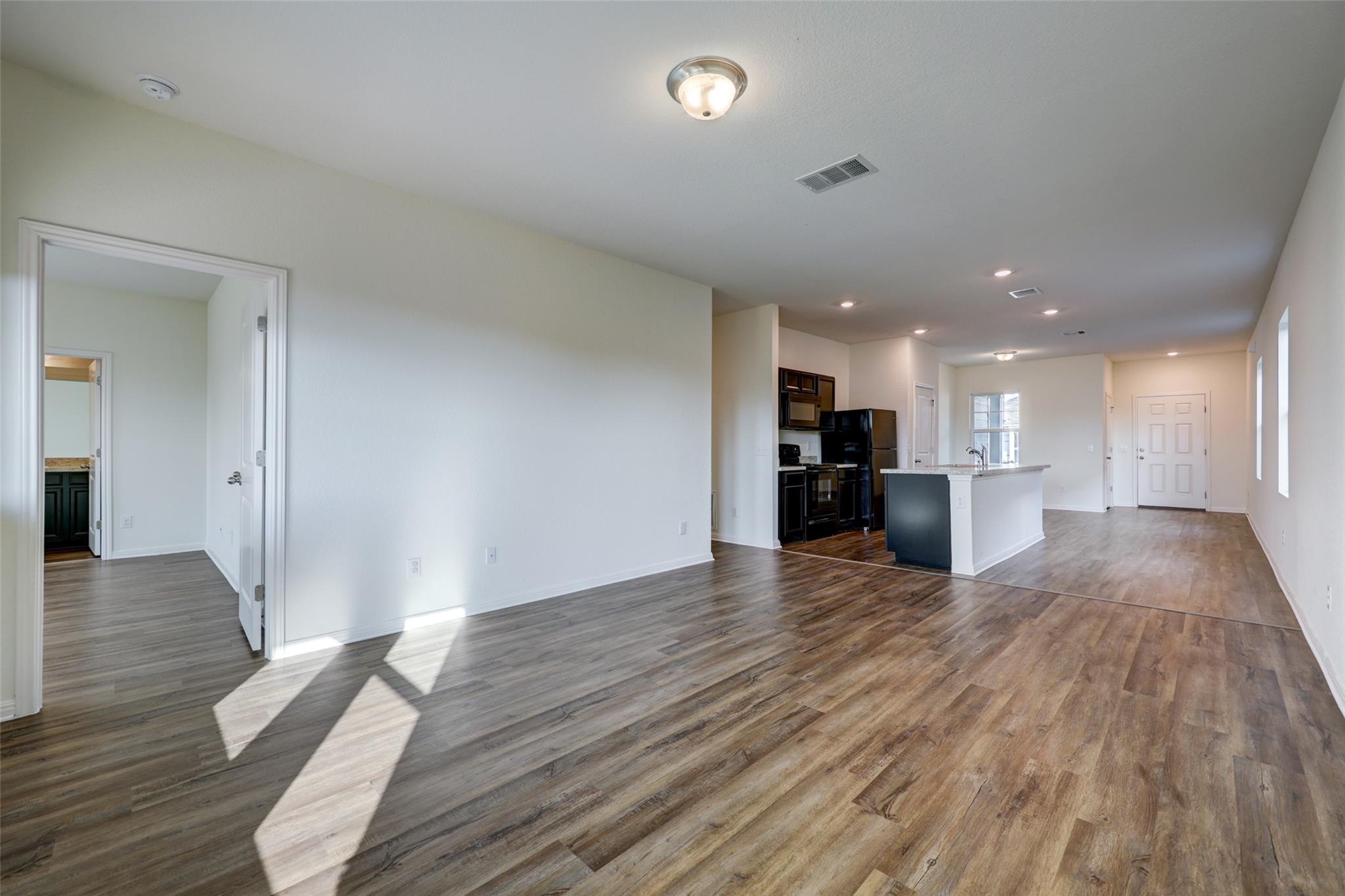 210 Seneca Loop Property Photo 7