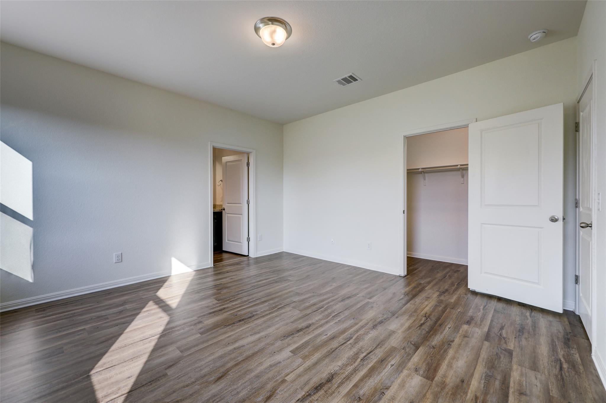 210 Seneca Loop Property Photo 9