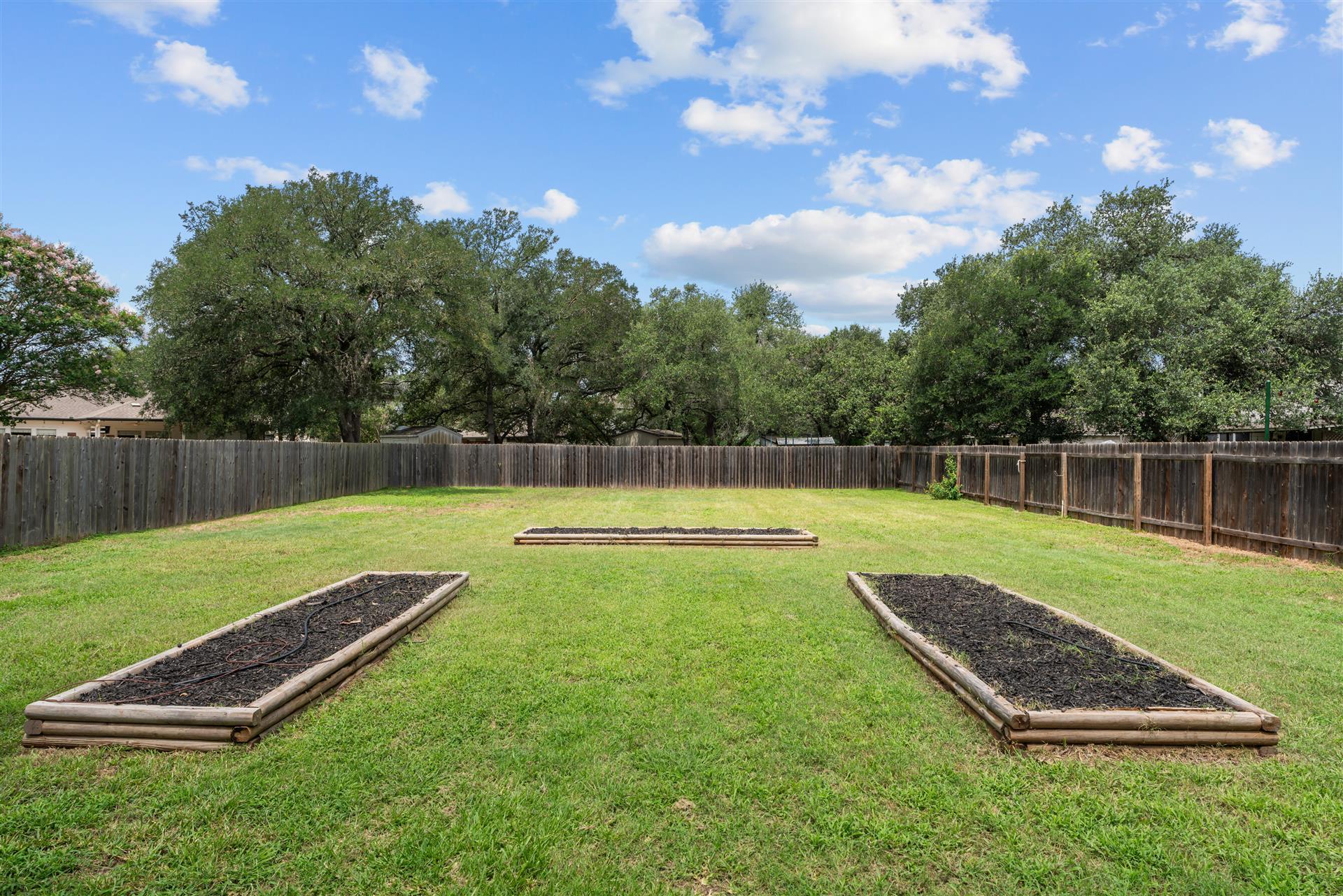 4725 Tello Path Property Photo 3