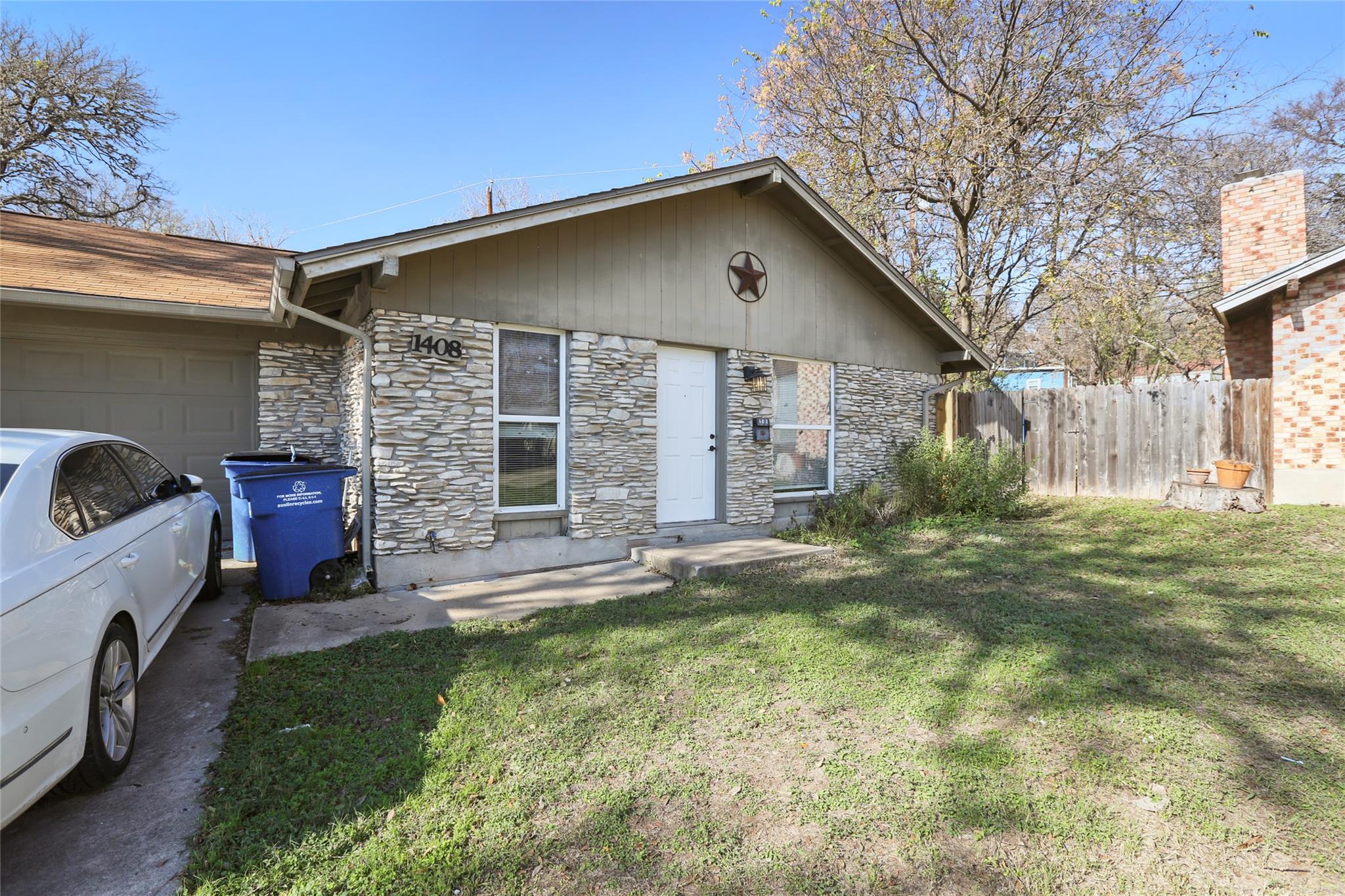 1408 Valleyridge Cir #102 Property Photo 1