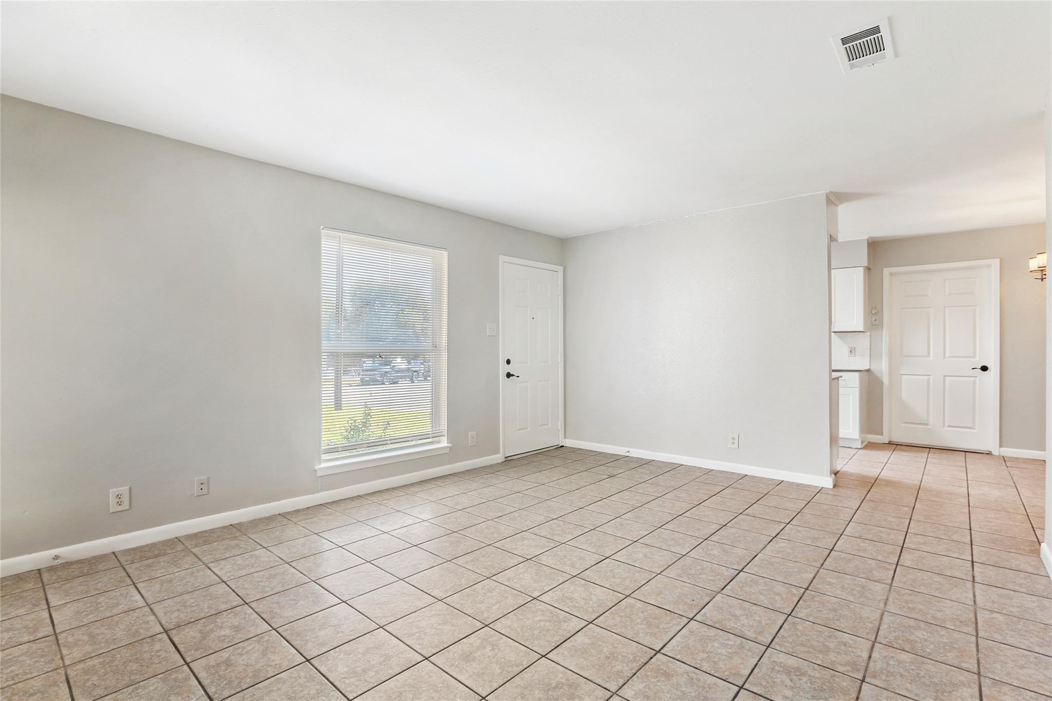 1408 Valleyridge Cir #102 Property Photo 5