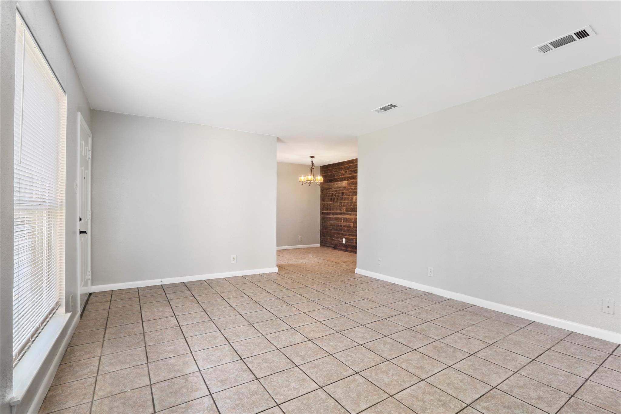 1408 Valleyridge Cir #102 Property Photo 6