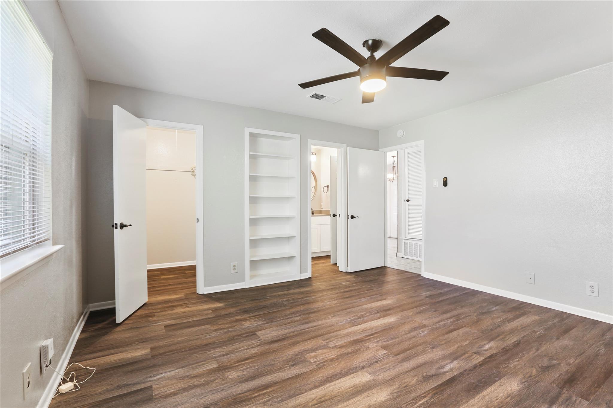 1408 Valleyridge Cir #102 Property Photo 15