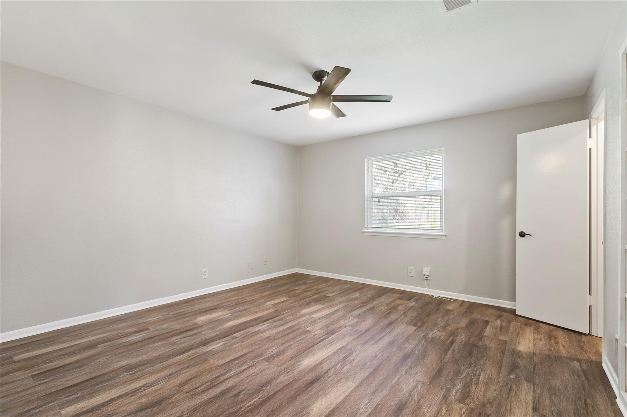 1408 Valleyridge Cir #102 Property Photo 16