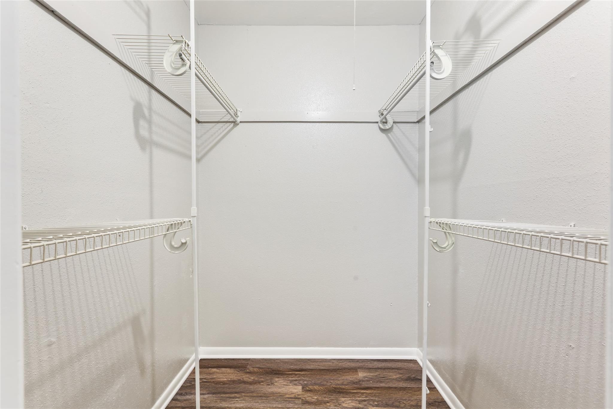 1408 Valleyridge Cir #102 Property Photo 18
