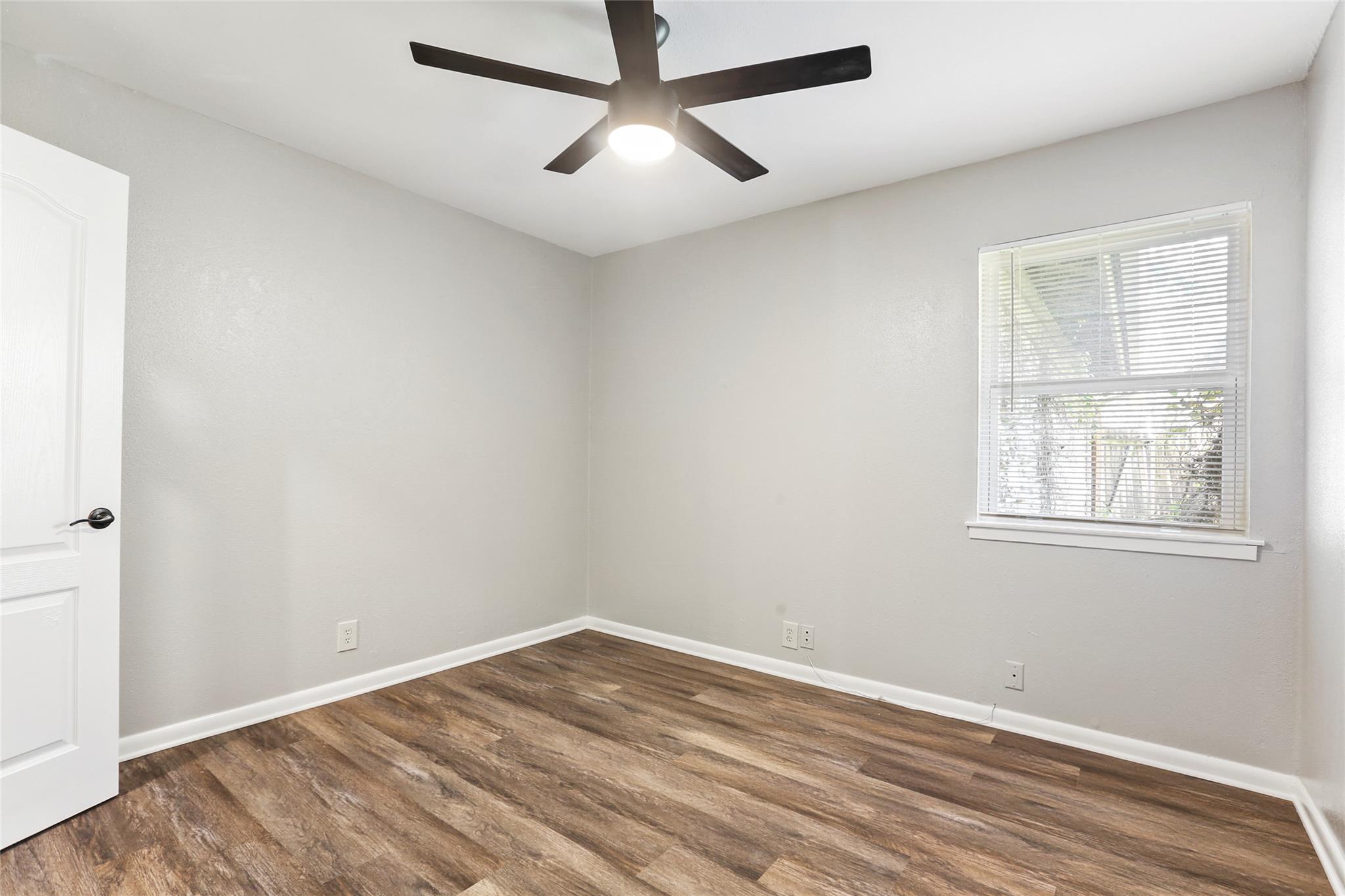 1408 Valleyridge Cir #102 Property Photo 20