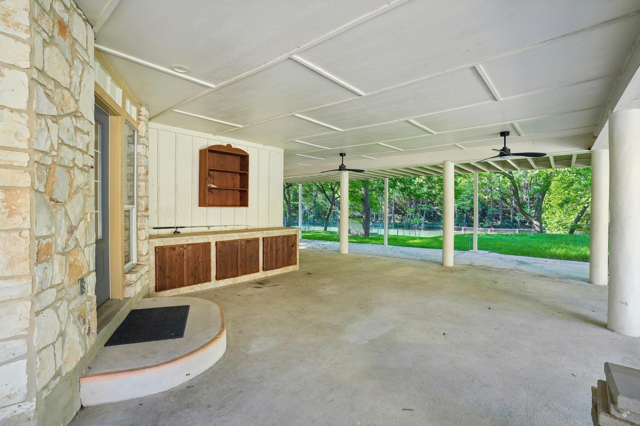716 River Cliff Dr Property Photo 6