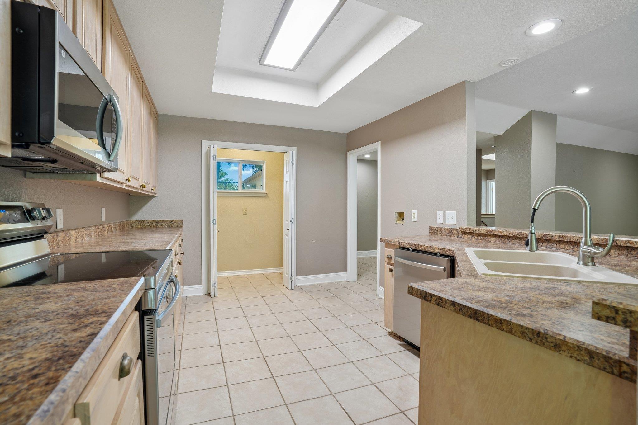 716 River Cliff Dr Property Photo 10