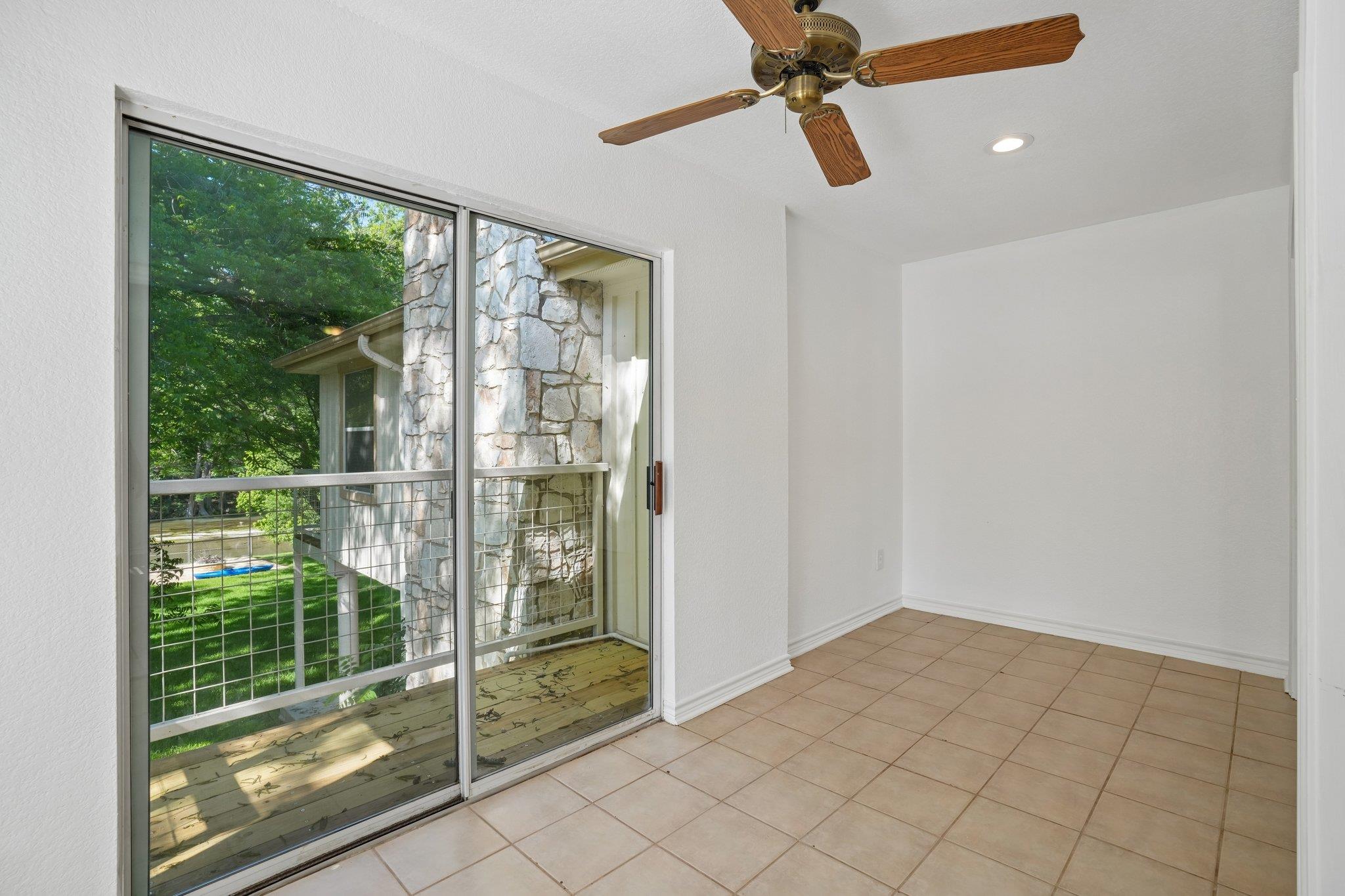 716 River Cliff Dr Property Photo 16