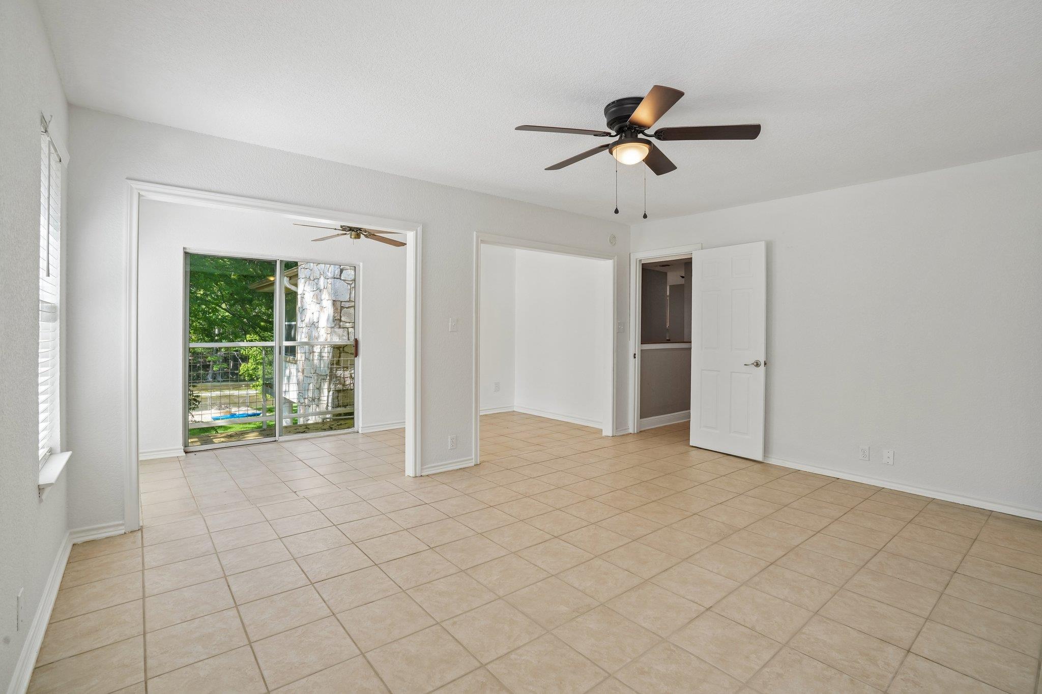 716 River Cliff Dr Property Photo 17