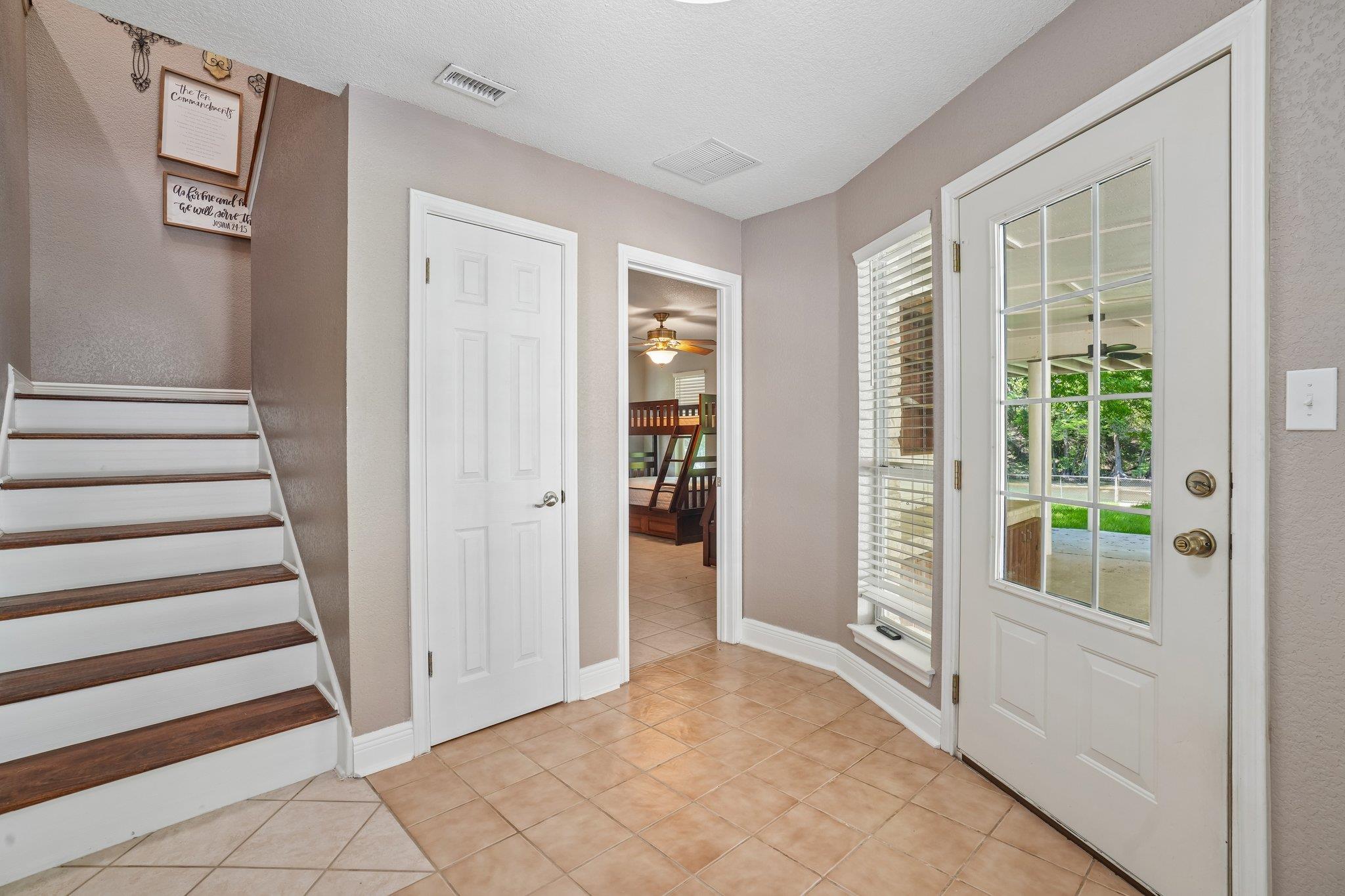 716 River Cliff Dr Property Photo 26