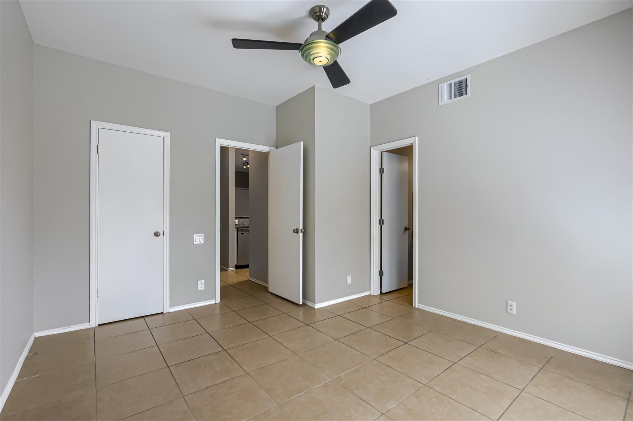 802 S 1st St #206 Property Photo 13