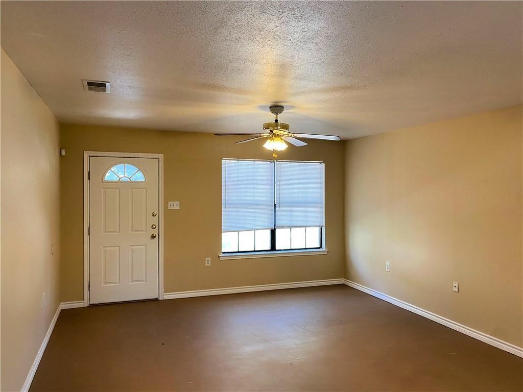 204 Hall St #a Property Photo 4