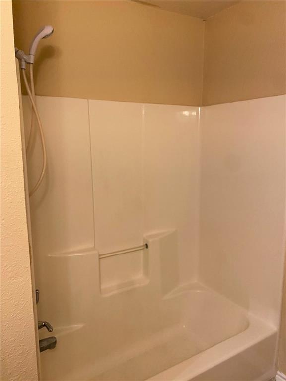 204 Hall St #a Property Photo 8