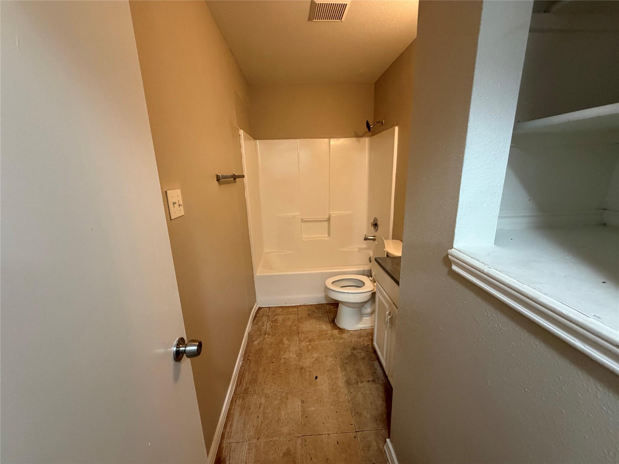 830 W Hutchins Pl Property Photo 4