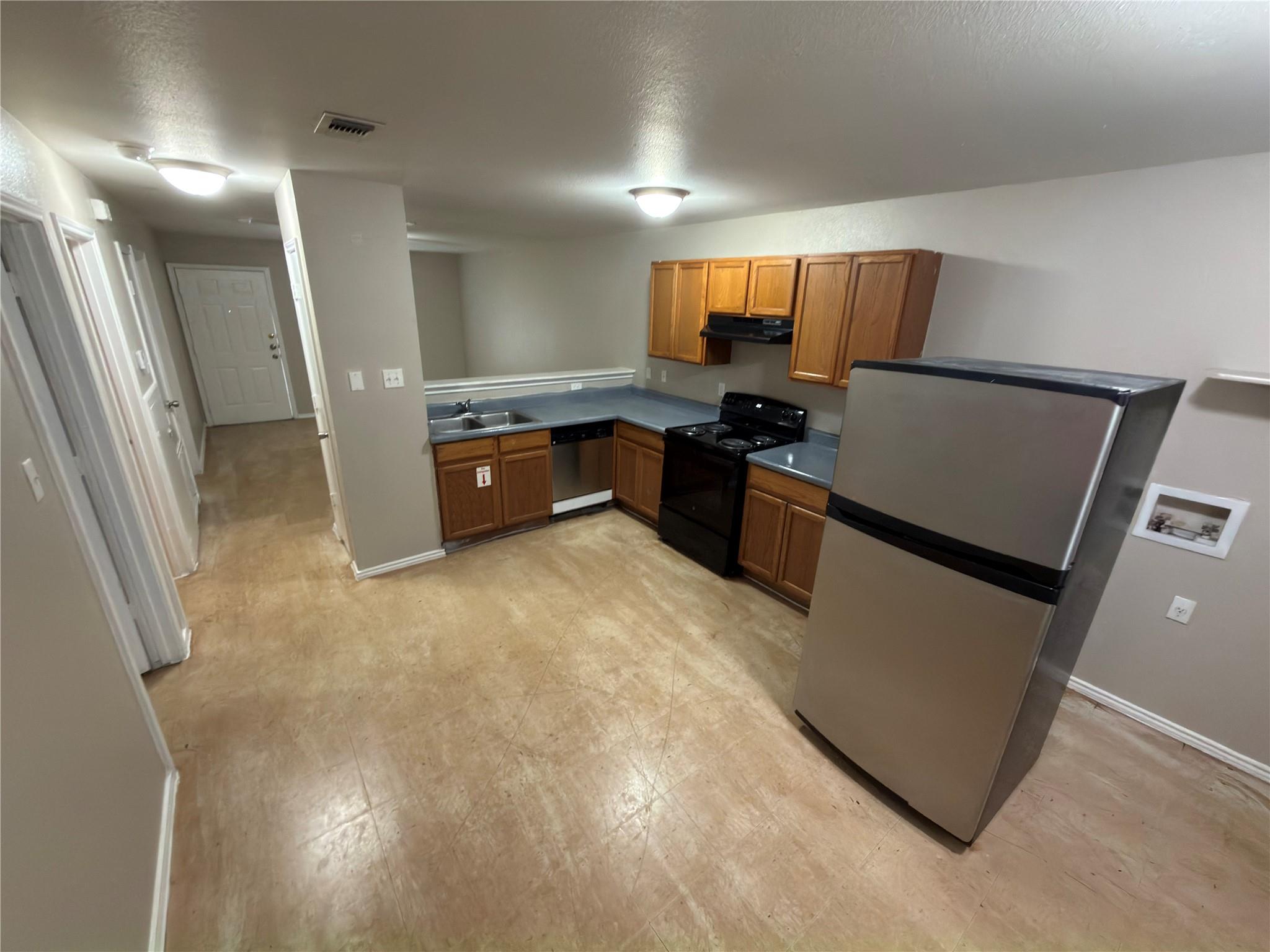 830 W Hutchins Pl Property Photo 9
