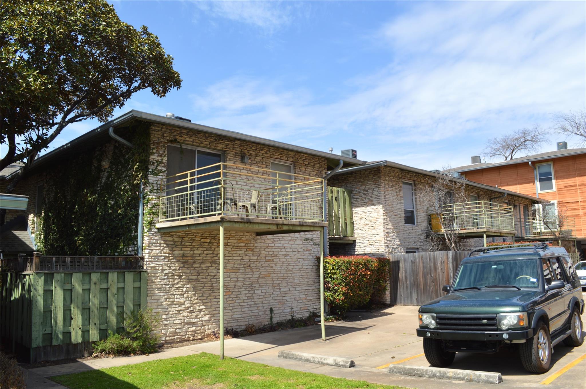 2800 Cole St 214c Property Photo 3