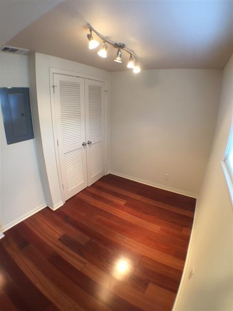 2800 Cole St 214c Property Photo 8