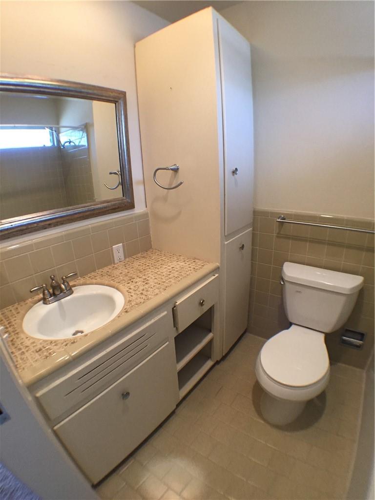 2800 Cole St 214c Property Photo 22