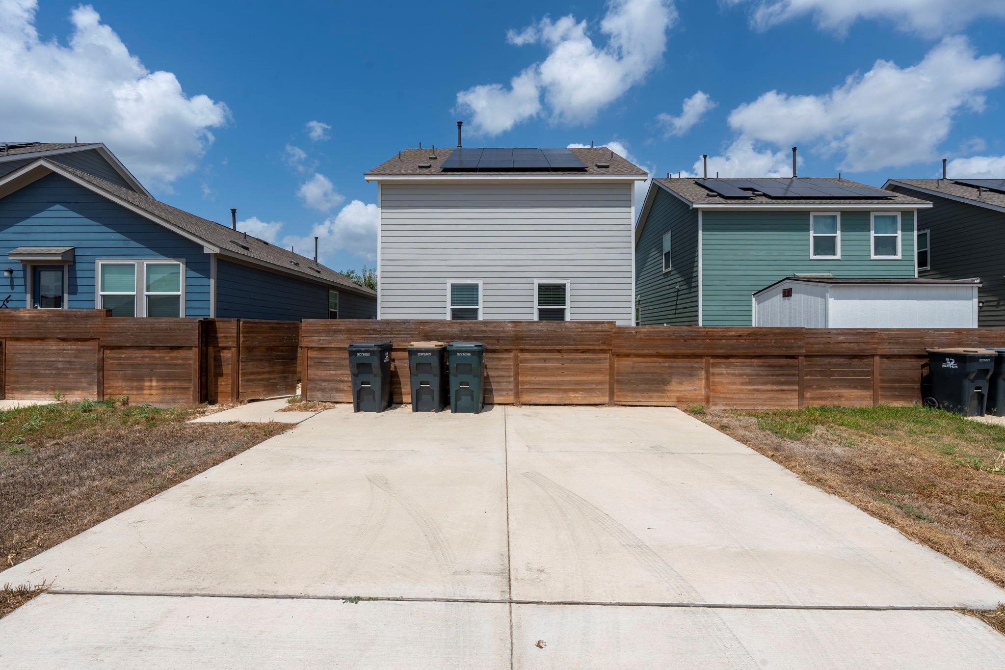 889 Powell St Property Photo 7