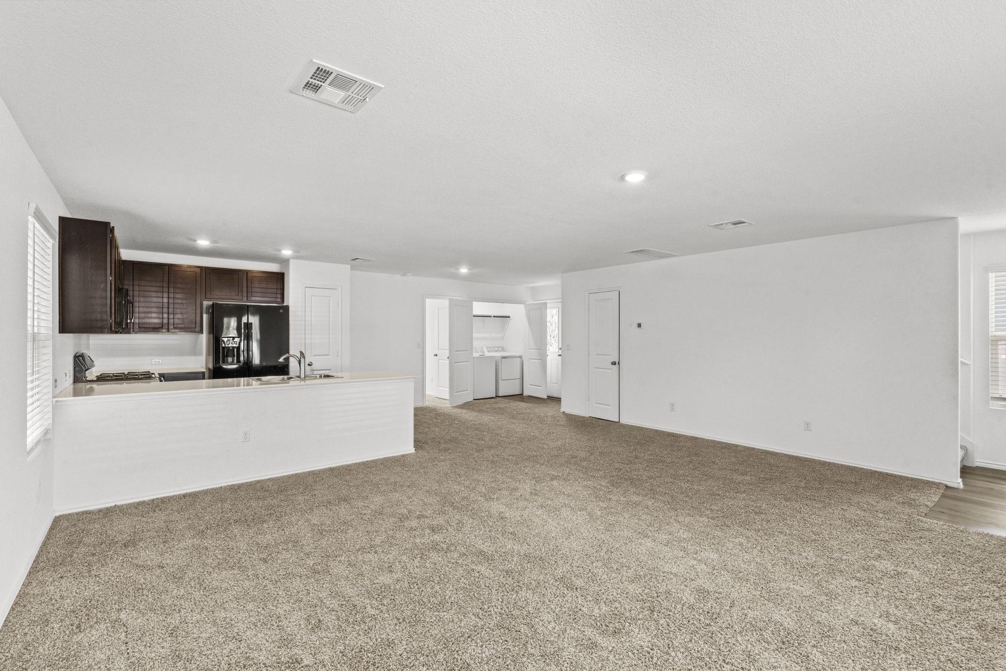 889 Powell St Property Photo 9