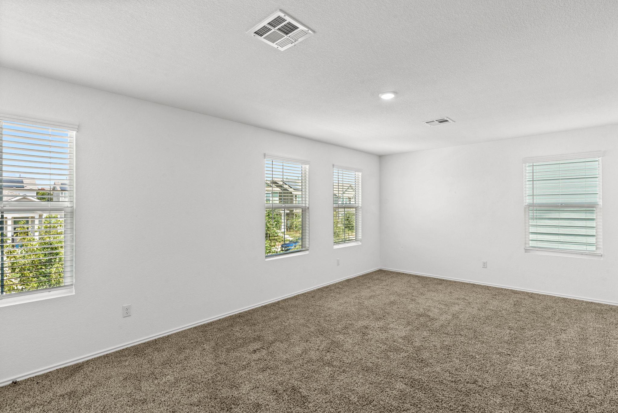 889 Powell St Property Photo 16