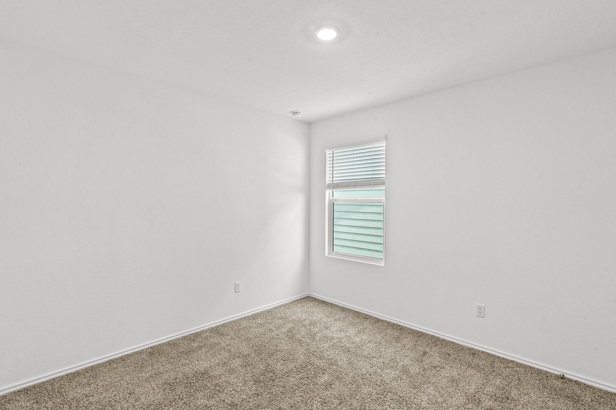 889 Powell St Property Photo 18